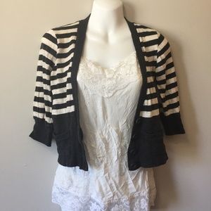 Medium Rue 21 Striped Button Up Cropped Cardigan